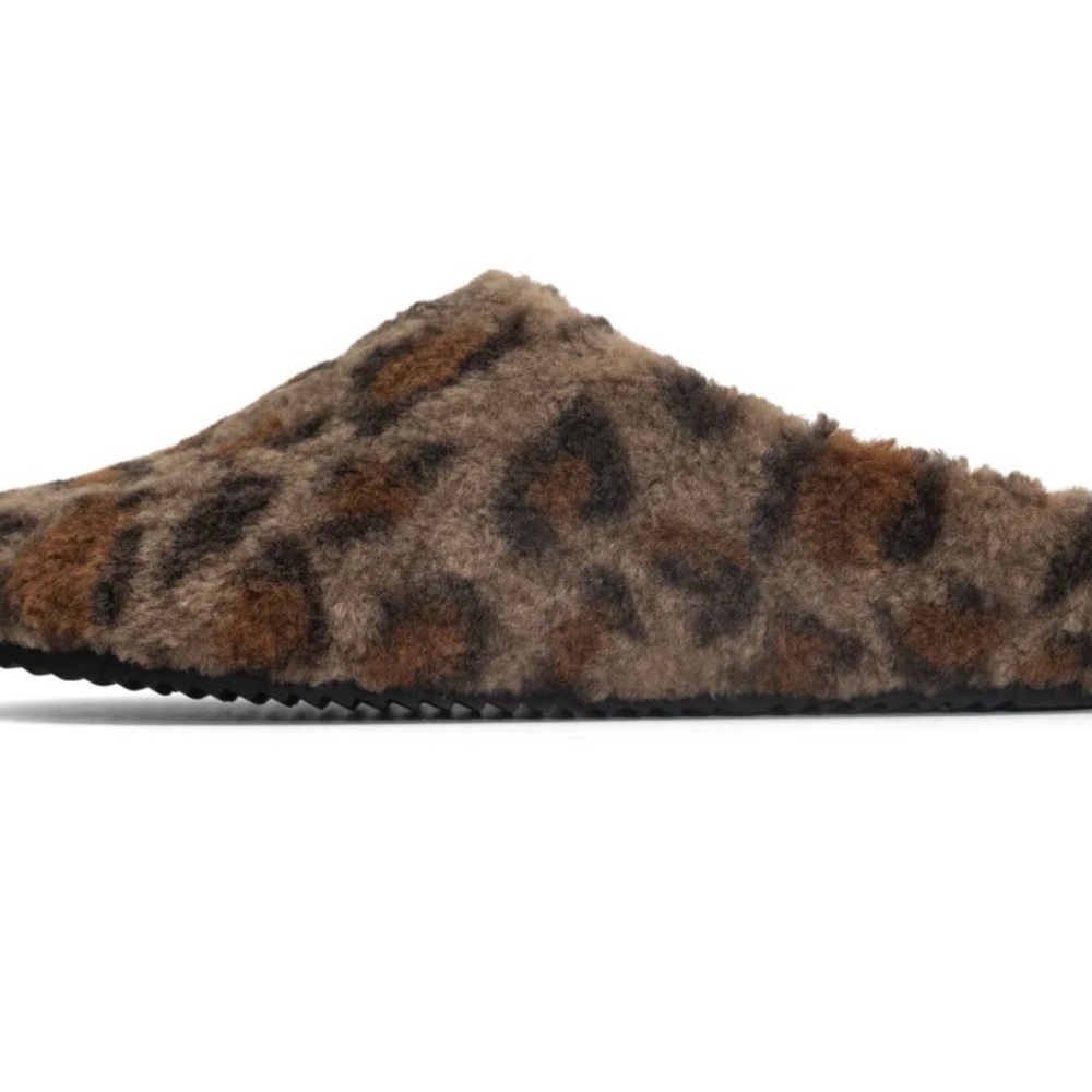 Roam Fuzzy Clog - Picture 2 of 6
